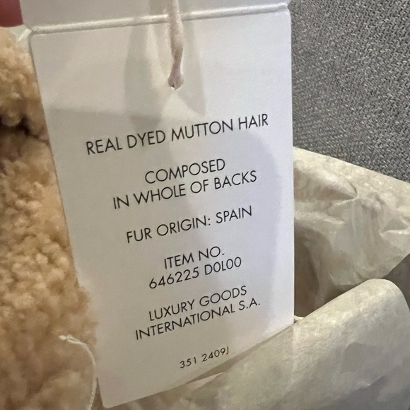 NEW in box. Gucci GG beige shearling fur platform slides - Picture 11 of 11